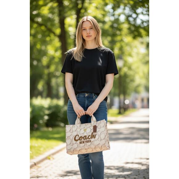 NWT Coach CAM70 Cargo Tote Bag With Signature Canvas - Picture 9 of 9